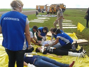 Simulação de acidente aéreo no Aeroporto de Maringá mobiliza quase 200 pessoas
